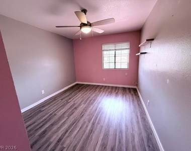 9004 Pebble Shore Court - Photo Thumbnail 14