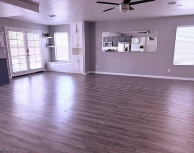 9004 Pebble Shore Court - Photo Thumbnail 5