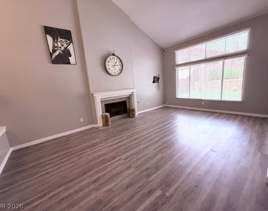 9004 Pebble Shore Court - Photo Thumbnail 8