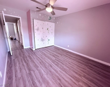 9004 Pebble Shore Court - Photo Thumbnail 16
