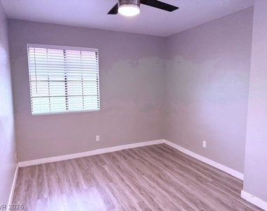 9004 Pebble Shore Court - Photo Thumbnail 18