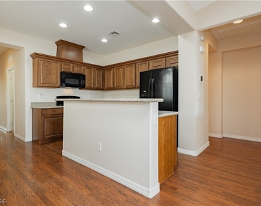 11220 Robin Park Avenue - Photo Thumbnail 11