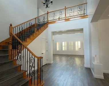 2321 Martinique Avenue - Photo Thumbnail 3
