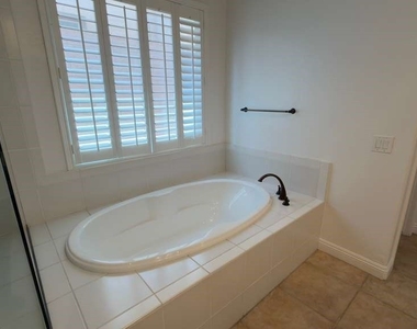 2321 Martinique Avenue - Photo Thumbnail 32
