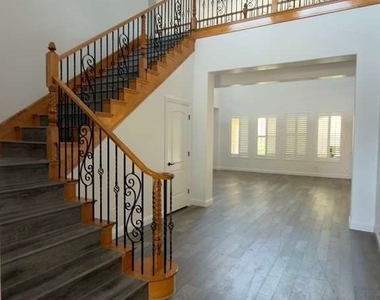 2321 Martinique Avenue - Photo Thumbnail 2
