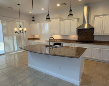 2321 Martinique Avenue - Photo Thumbnail 12