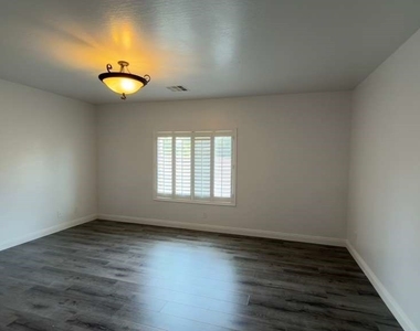 2321 Martinique Avenue - Photo Thumbnail 25