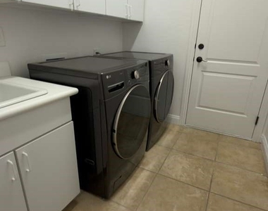 2321 Martinique Avenue - Photo Thumbnail 39