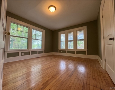 831 Lancaster Avenue - Photo Thumbnail 8