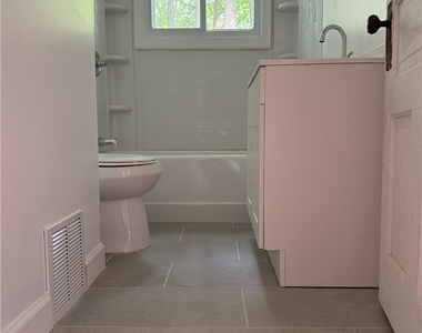 831 Lancaster Avenue - Photo Thumbnail 15