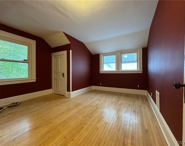 831 Lancaster Avenue - Photo Thumbnail 22