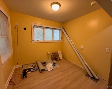 831 Lancaster Avenue - Photo Thumbnail 10