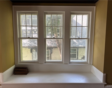 831 Lancaster Avenue - Photo Thumbnail 5