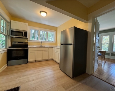831 Lancaster Avenue - Photo Thumbnail 13