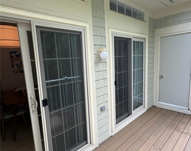1105 Greymoor Way - Photo Thumbnail 13