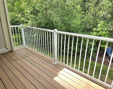 1105 Greymoor Way - Photo Thumbnail 12