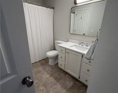 1105 Greymoor Way - Photo Thumbnail 17