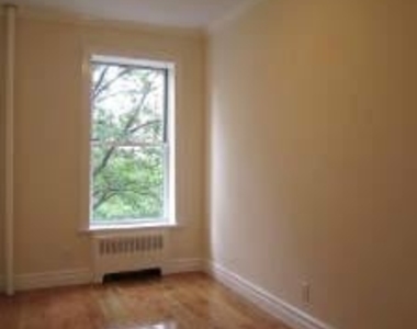 Hudson Street - Photo Thumbnail 2