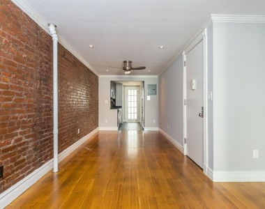 East 7th Street - Photo Thumbnail 2