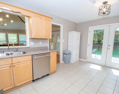 103 Burnham Rise - Photo Thumbnail 17