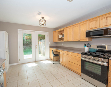 103 Burnham Rise - Photo Thumbnail 16