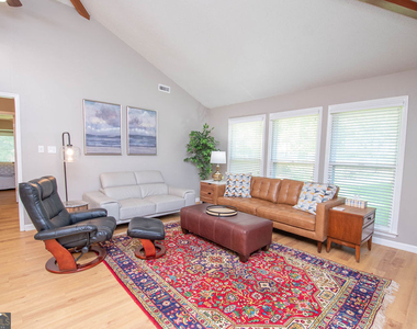103 Burnham Rise - Photo Thumbnail 11