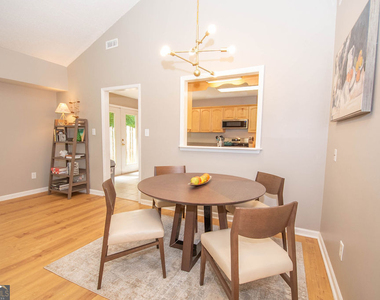 103 Burnham Rise - Photo Thumbnail 12