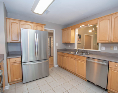 103 Burnham Rise - Photo Thumbnail 15