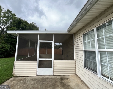 102 Myles Lane - Photo Thumbnail 20