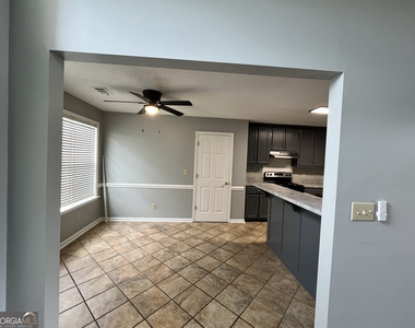 102 Myles Lane - Photo Thumbnail 10