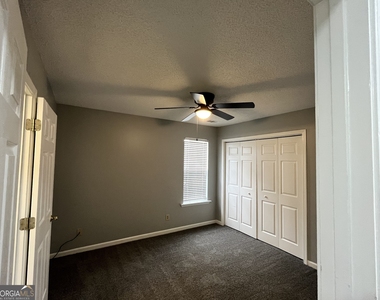 102 Myles Lane - Photo Thumbnail 13
