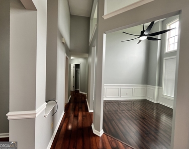 102 Myles Lane - Photo Thumbnail 17