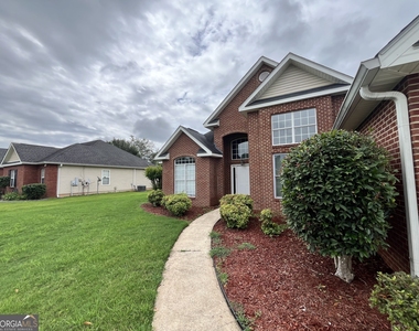102 Myles Lane - Photo Thumbnail 1