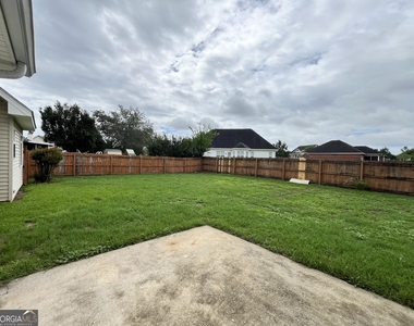 102 Myles Lane - Photo Thumbnail 21