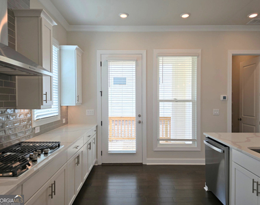 657 Summit Hill Way - Photo Thumbnail 13