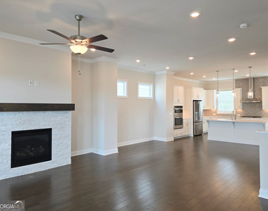 657 Summit Hill Way - Photo Thumbnail 17
