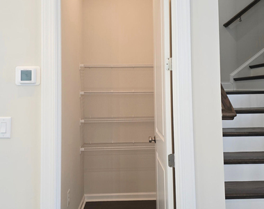657 Summit Hill Way - Photo Thumbnail 14