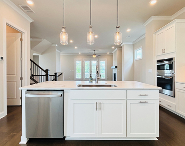 657 Summit Hill Way - Photo Thumbnail 15