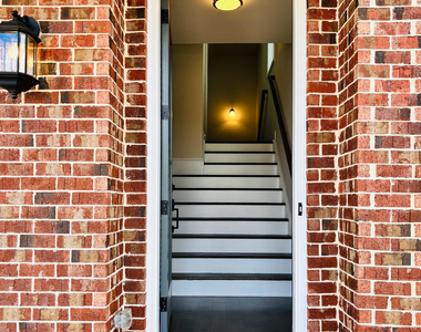 657 Summit Hill Way - Photo Thumbnail 2