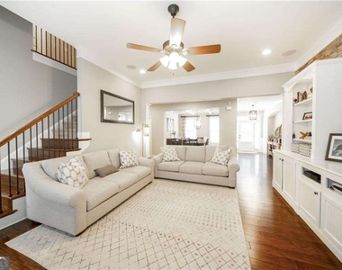 7740 Stratford Lane - Photo Thumbnail 5