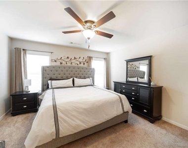 7740 Stratford Lane - Photo Thumbnail 17