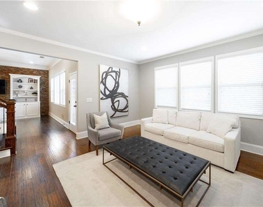 7740 Stratford Lane - Photo Thumbnail 4