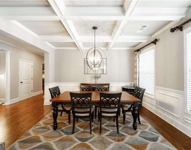 7740 Stratford Lane - Photo Thumbnail 2
