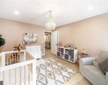7740 Stratford Lane - Photo Thumbnail 13