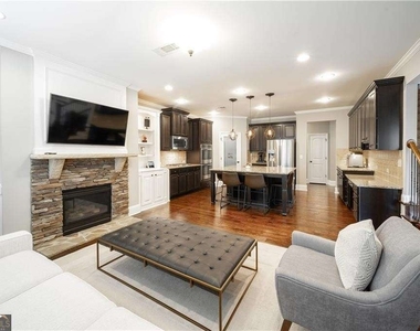 7740 Stratford Lane - Photo Thumbnail 6
