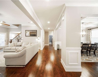 7740 Stratford Lane - Photo Thumbnail 3