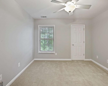 720 Surrey Park Place Se - Photo Thumbnail 19