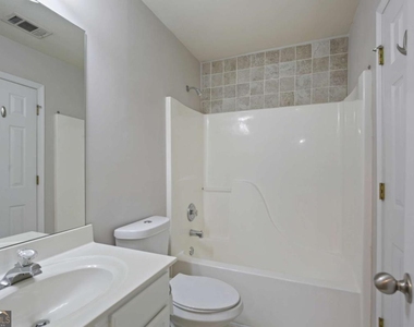 720 Surrey Park Place Se - Photo Thumbnail 21