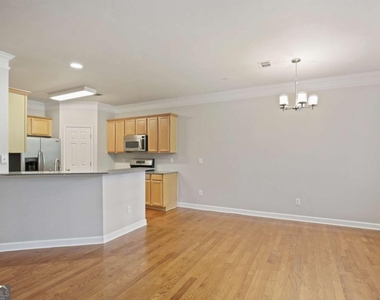 720 Surrey Park Place Se - Photo Thumbnail 5