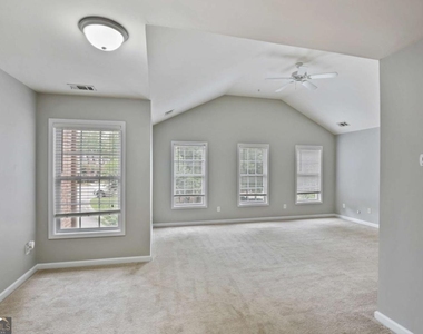 720 Surrey Park Place Se - Photo Thumbnail 12